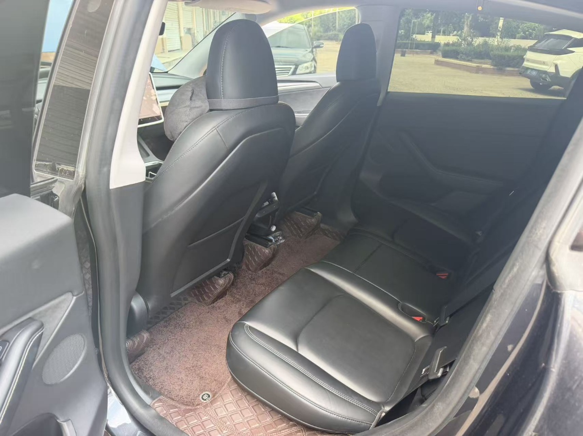 Tesla Model Y 2024 car image #5