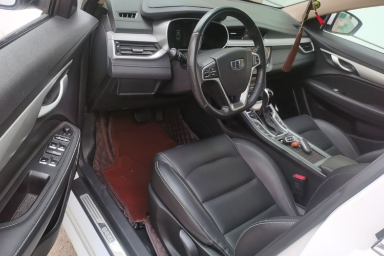 GEELY Emgrand 2018 car image #16