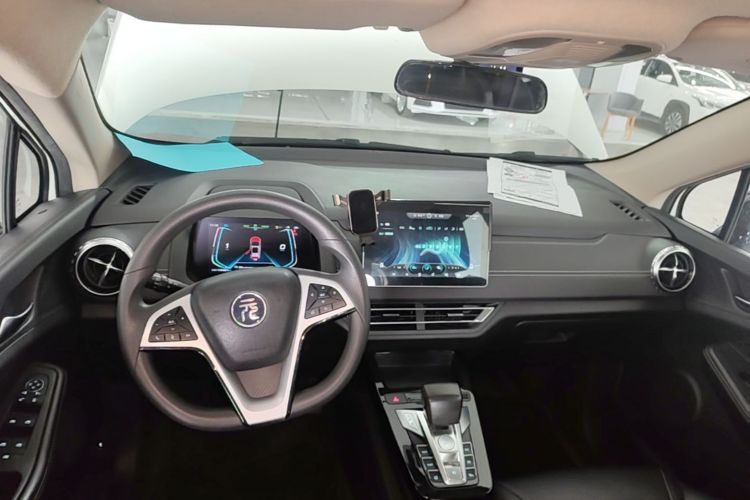 BYD Yuan New Energy 2019 car image #10