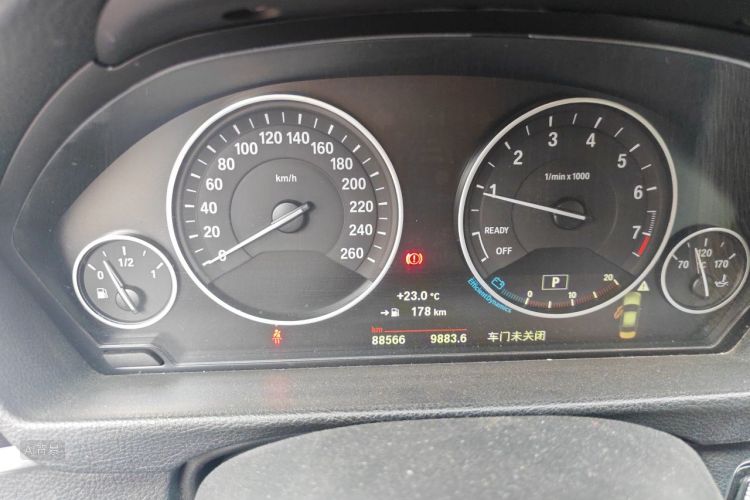 BMW 3 Series 2018 #13 BMW 3 Series 2018 immagine di auto #13
