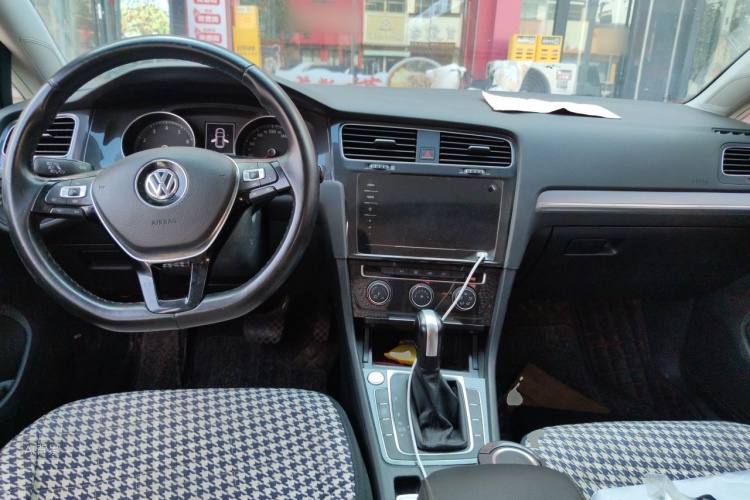 Volkswagen Golf 2020 #11 Volkswagen Golf 2020 car image #11