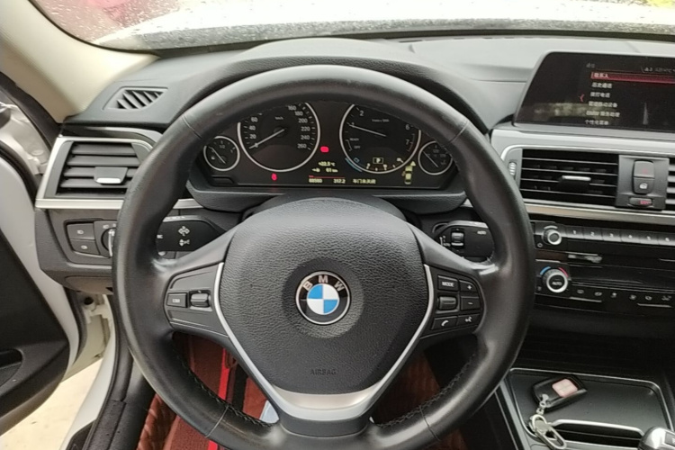 BMW 3 Series 2018 #11 BMW 3 Series 2018 car image #11