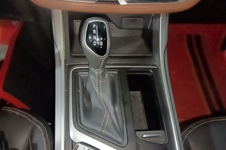 GEELY Vision X6 2018 immagine di auto #14