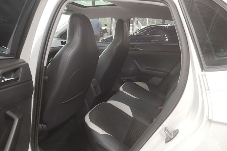 Volkswagen Polo 2023 car image #17