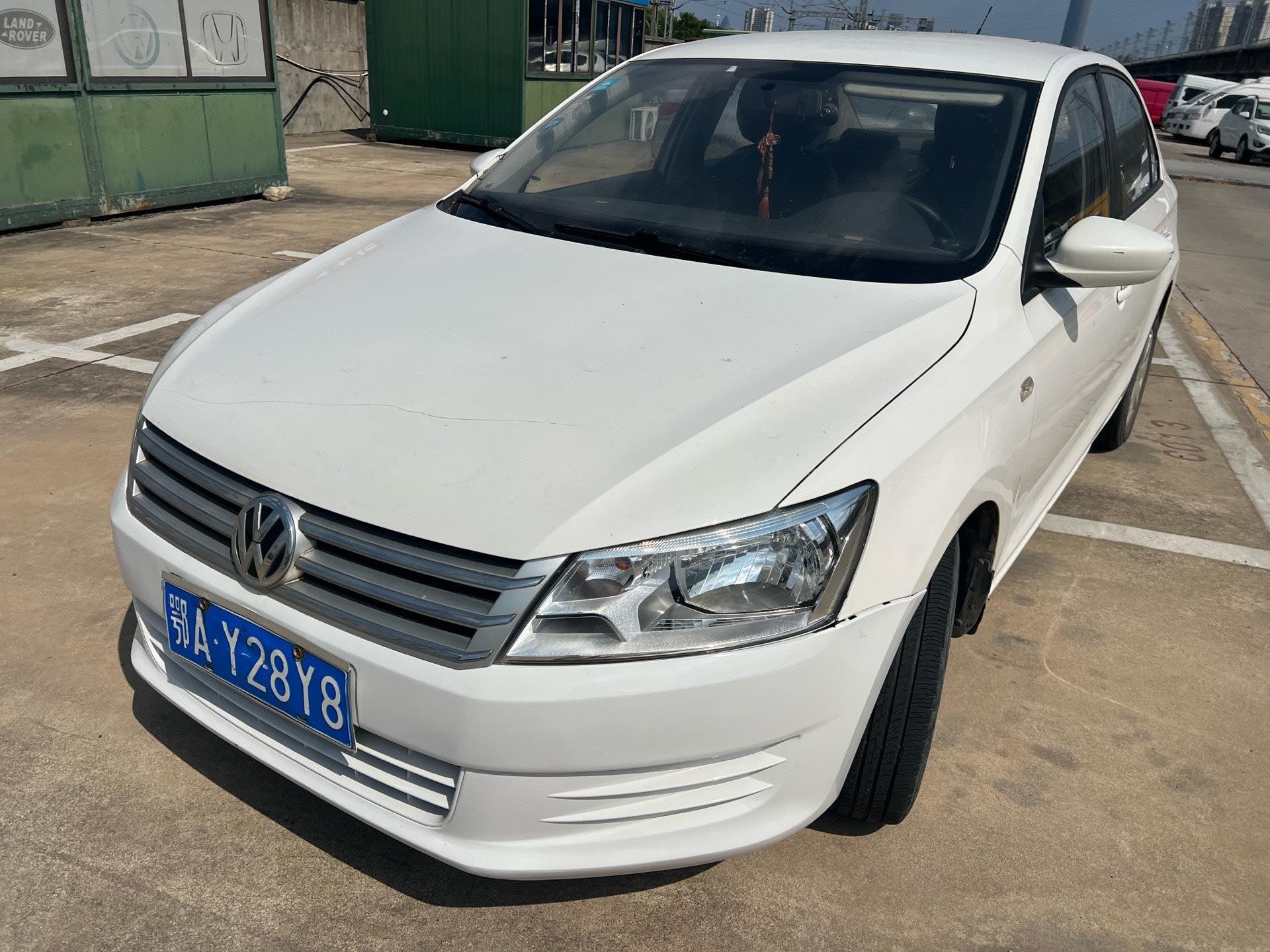 Volkswagen Santana 2014 car image 