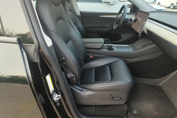 Tesla Model Y 2021 #24 Tesla Model Y 2021 car image #24
