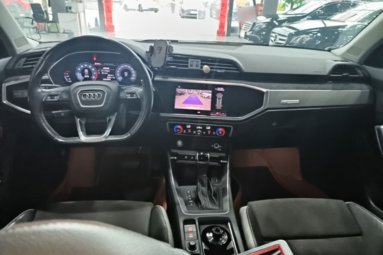 Audi Q3 2020 #10 Audi Q3 2020 car image #10