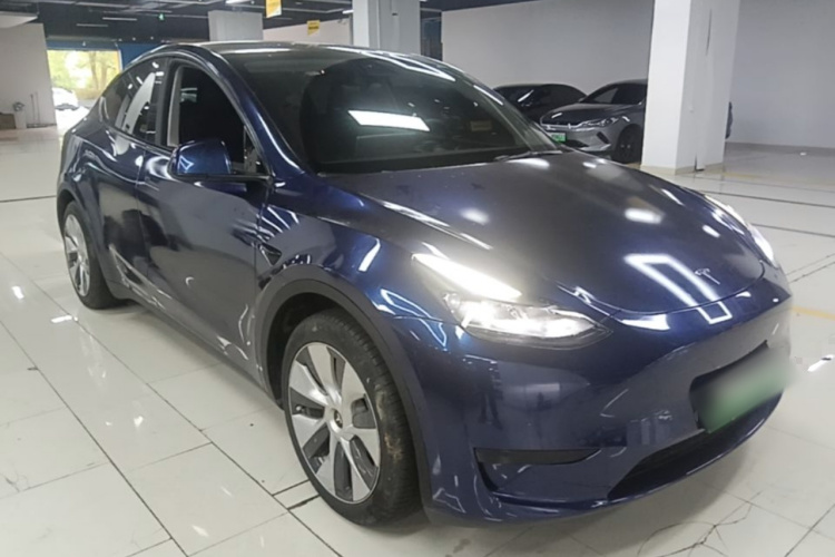 Tesla Model Y 2023 #4 Tesla Model Y 2023 car image #4