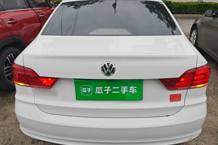 Volkswagen Santana 2017 car image #6