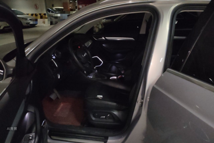 Audi Q3 2019 car image #17