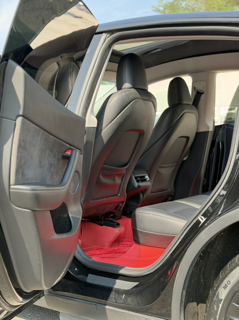 Tesla Model Y 2023 #8 Tesla Model Y 2023 car image #8