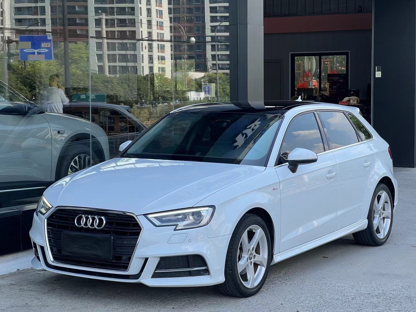 2018 2018 car image