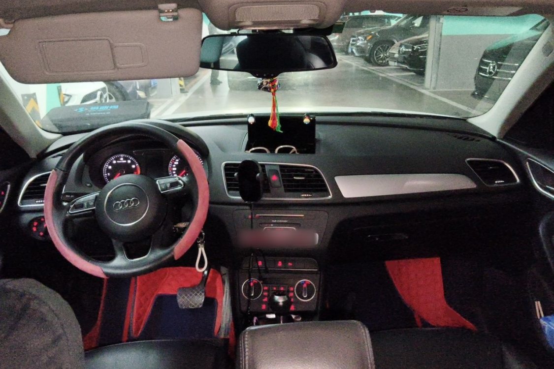 Audi Q3 2017 car image #23