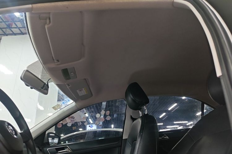 Volkswagen Santana 2018 car image #18