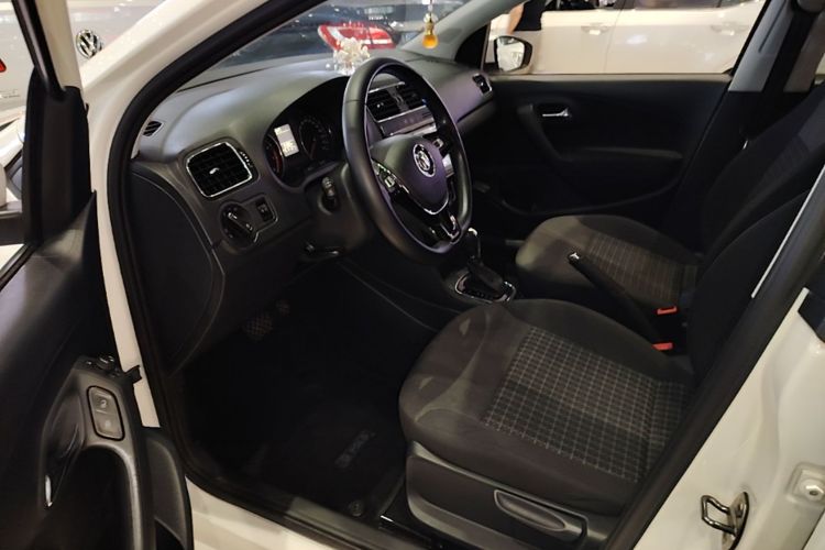Volkswagen Polo 2017 #15 Volkswagen Polo 2017 car image #15