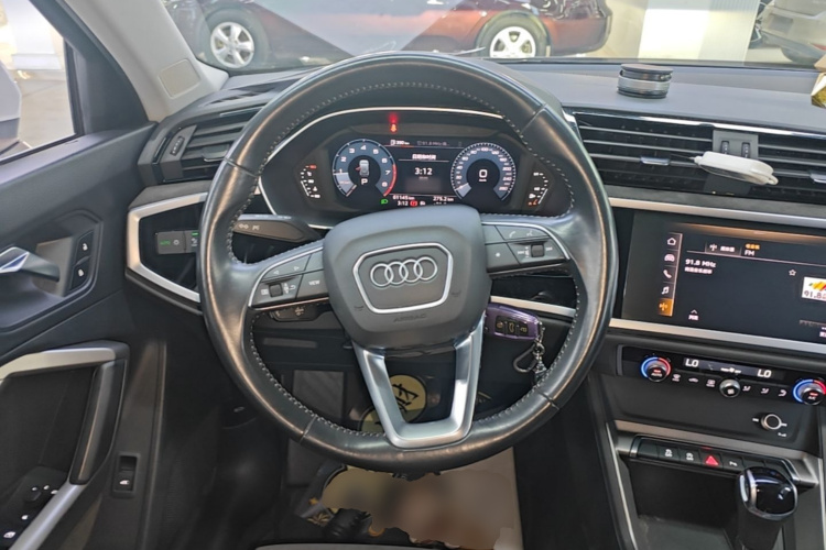 Audi Q3 2021 #11 Audi Q3 2021 car image #11