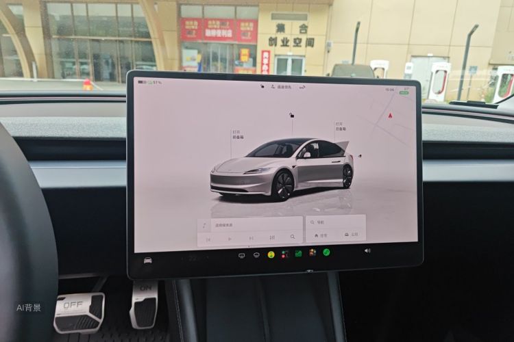 Tesla Model 3 2026 immagine di auto #13
