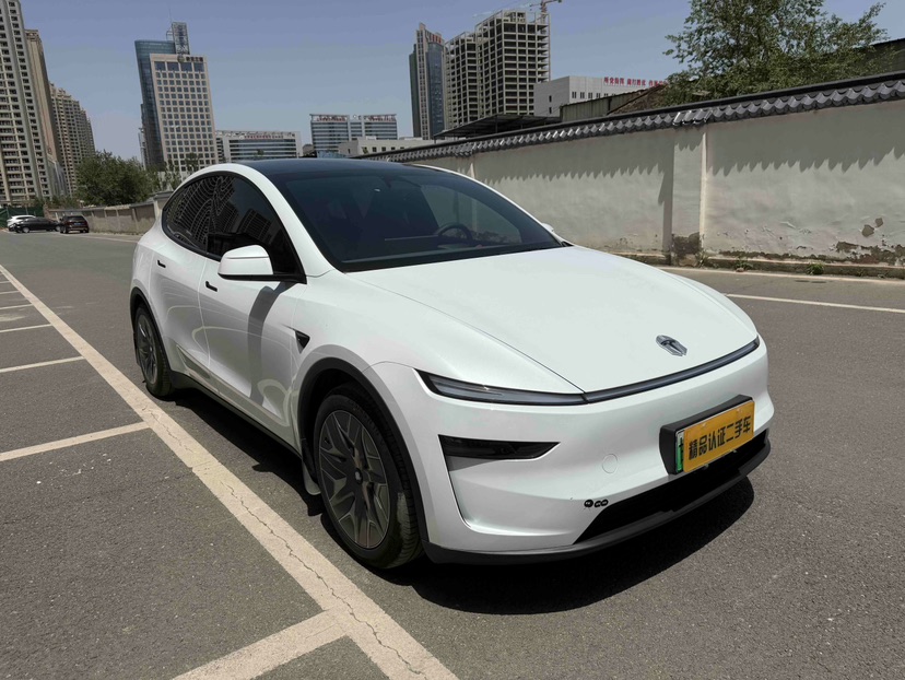 Tesla Model Y 2025 Tesla Model Y 2025 car image