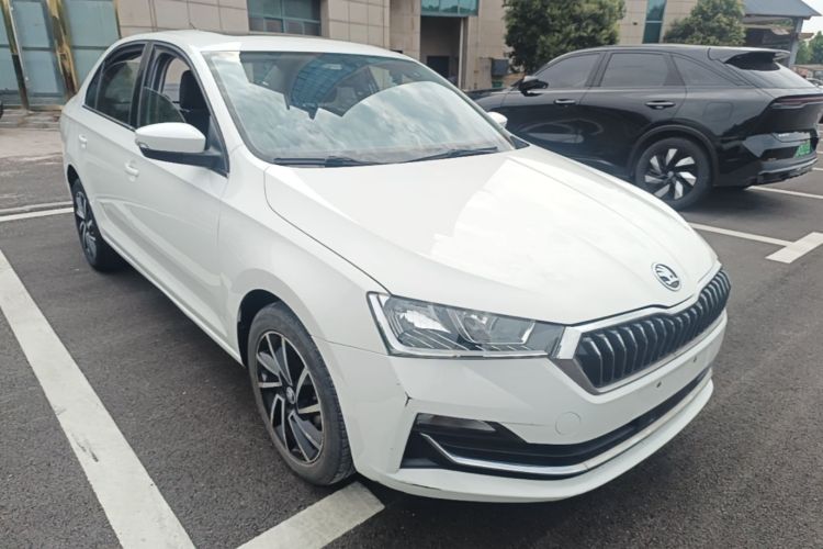 Skoda Rapid 2021 car image #4