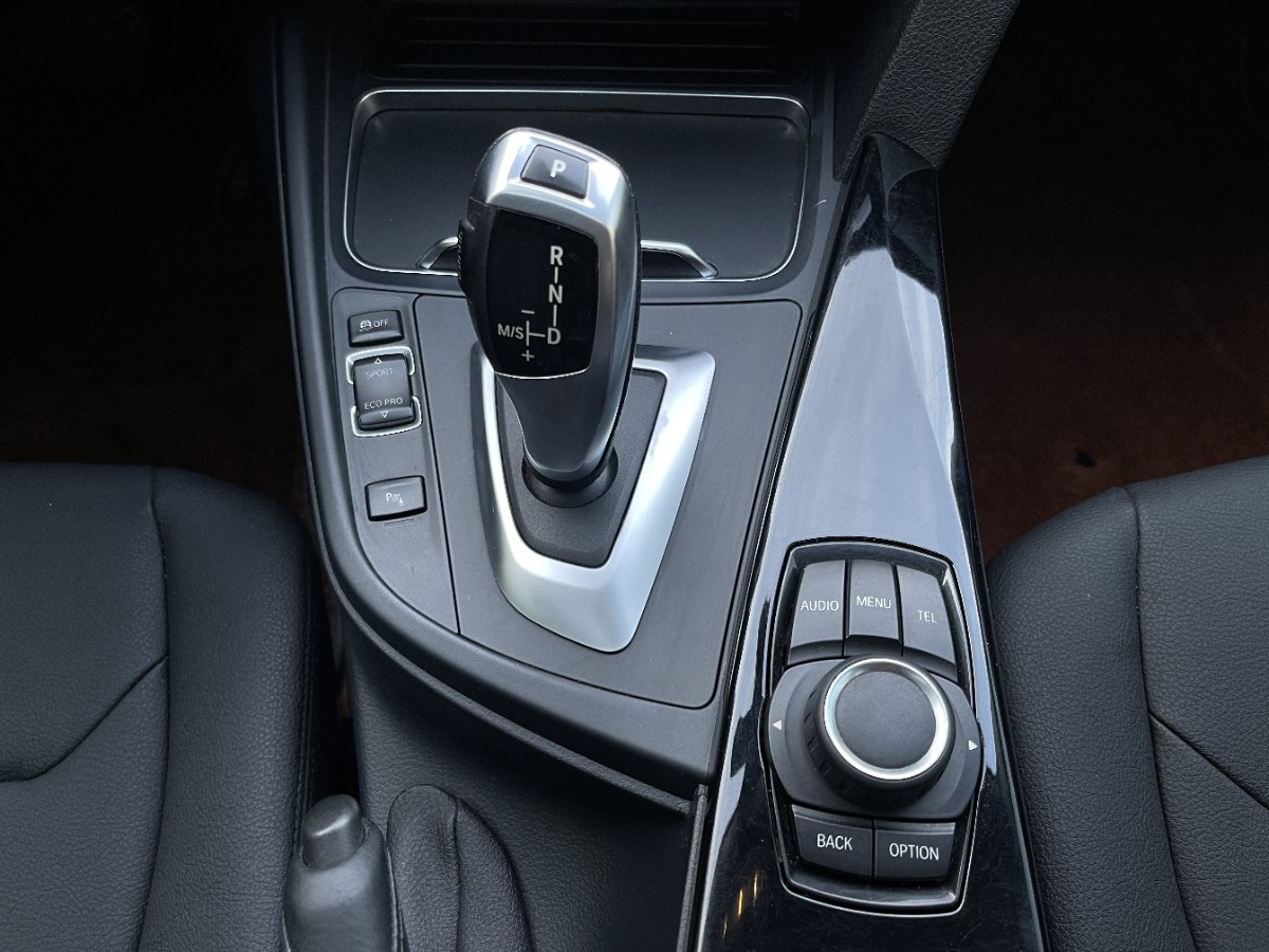 BMW 3 Series 2017 #10 BMW 3 Series 2017 car image #10