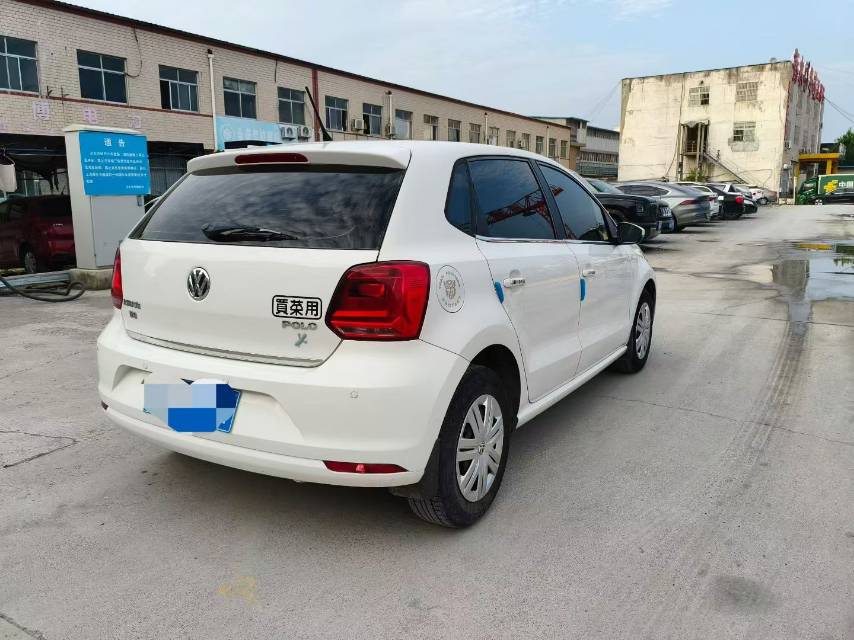 Volkswagen Polo 2016 car image #8