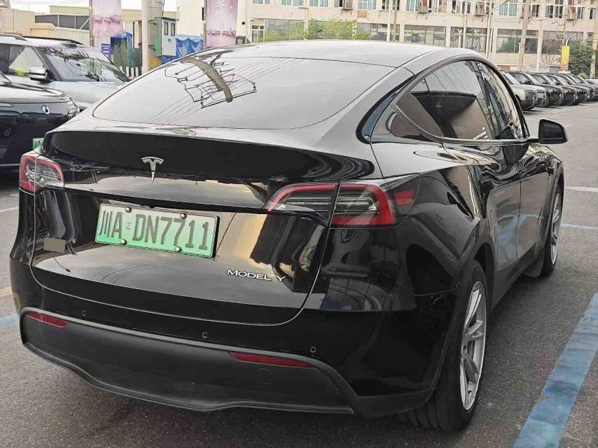 Tesla Model Y 2021 #2 Tesla Model Y 2021 صورة سيارة #2
