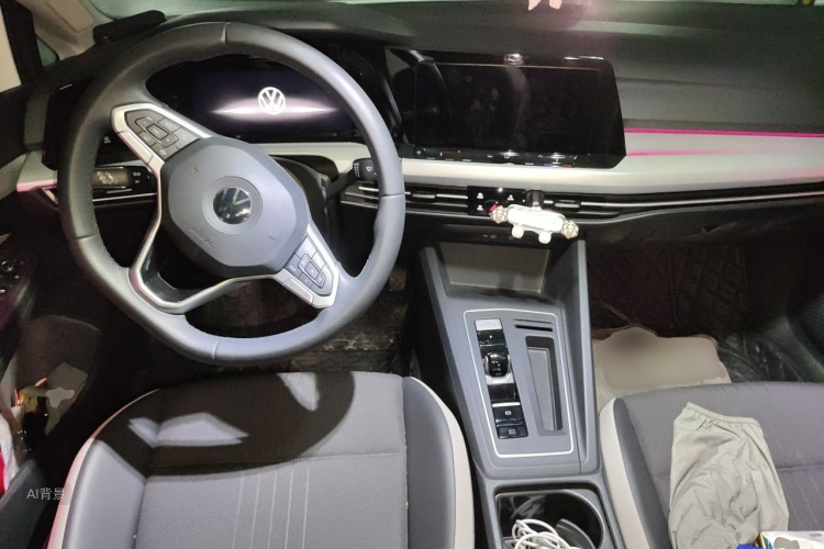 Volkswagen Golf 2024 car image #12