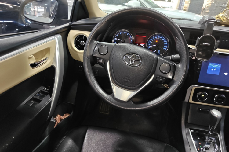 Toyota Corolla 2018 immagine di auto #11