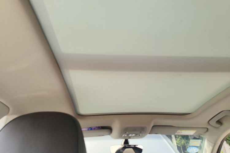 Audi Q3 2019 car image #18