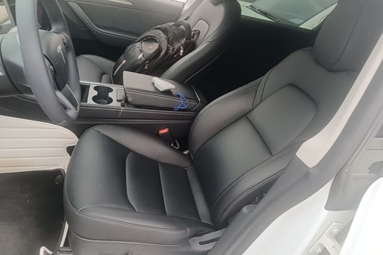Tesla Model Y 2023 car image #15