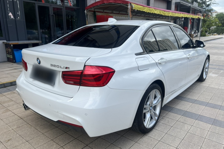 BMW 3 Series 2017 #3 BMW 3 Series 2017 car image #3