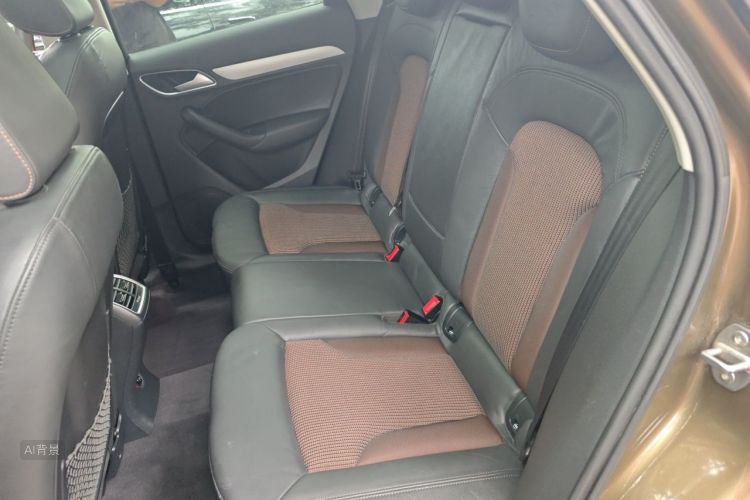 Audi Q3 2017 car image #19