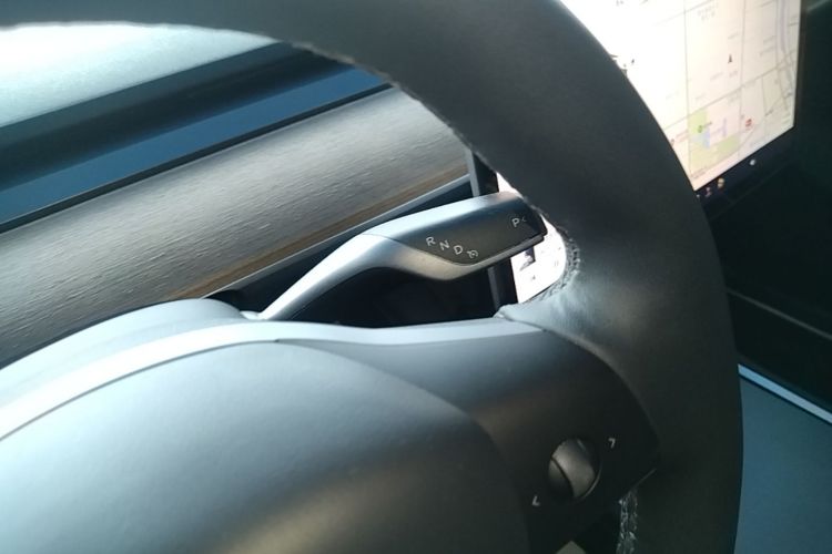 Tesla Model Y 2021 car image #14