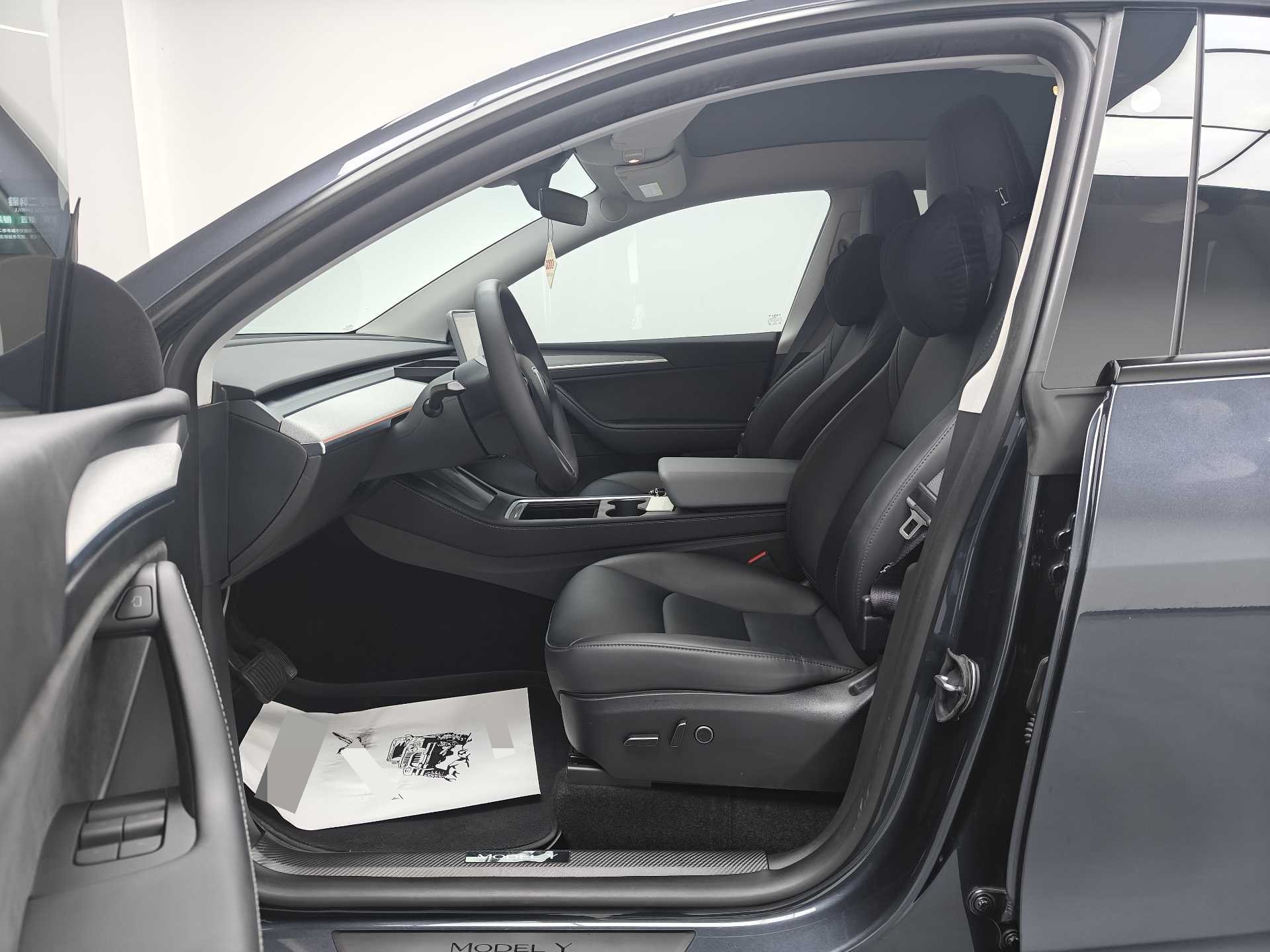 Tesla Model Y 2024 صورة سيارة #5