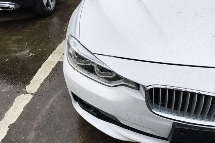 BMW 3 Series 2019 car image #8