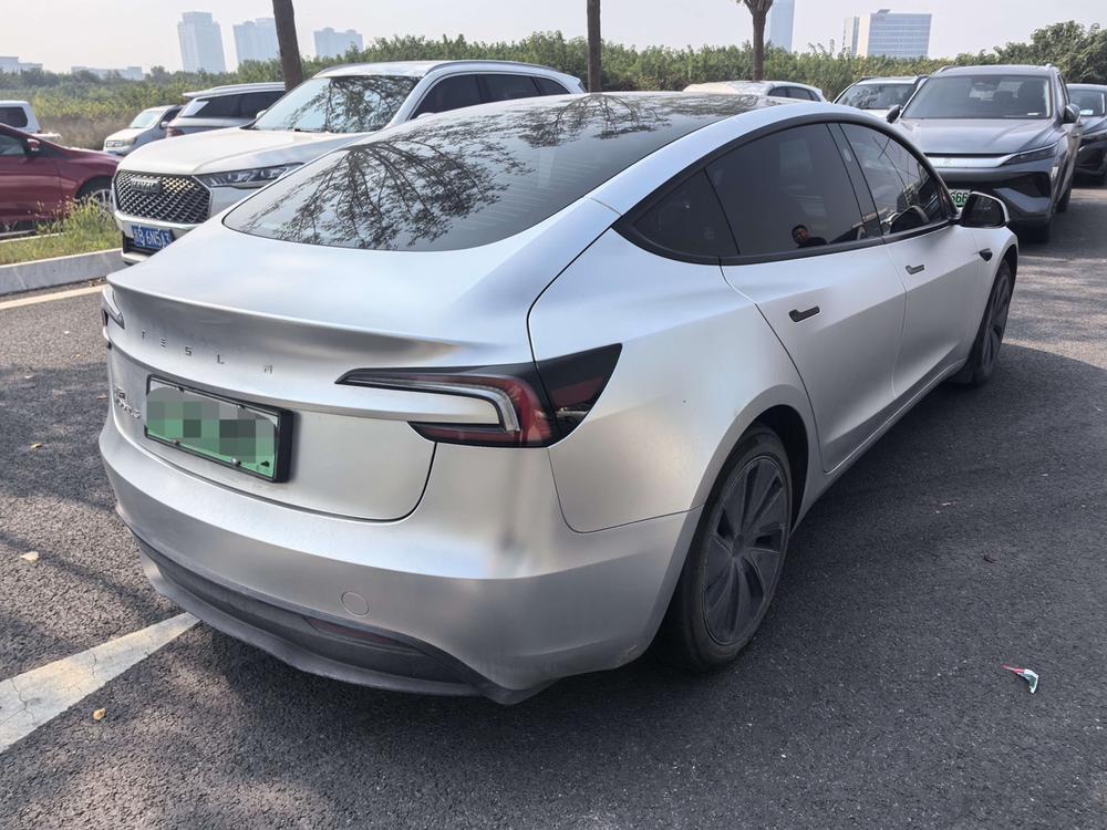 Tesla Model 3 2024 immagine di auto #5