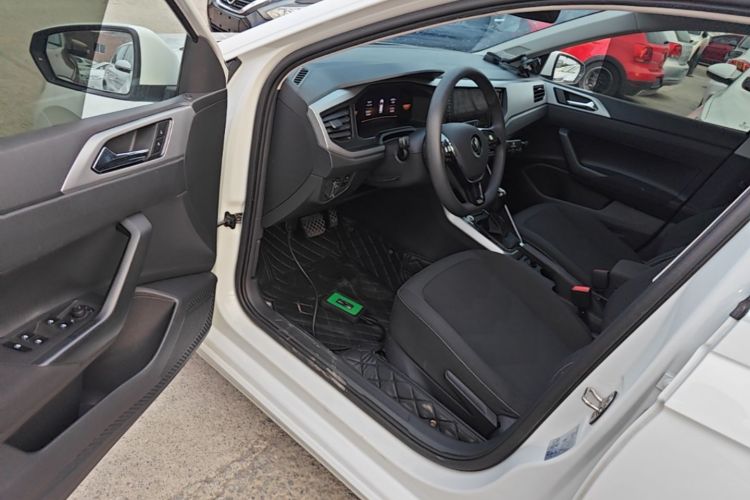 Volkswagen Polo 2023 car image #16