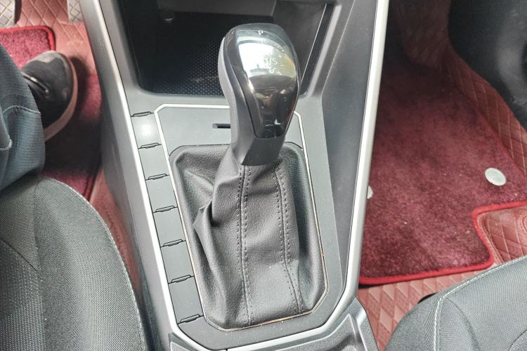 Volkswagen Polo 2024 car image #14