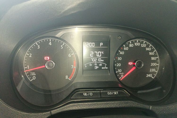 Volkswagen Polo 2016 imagem de carro #12