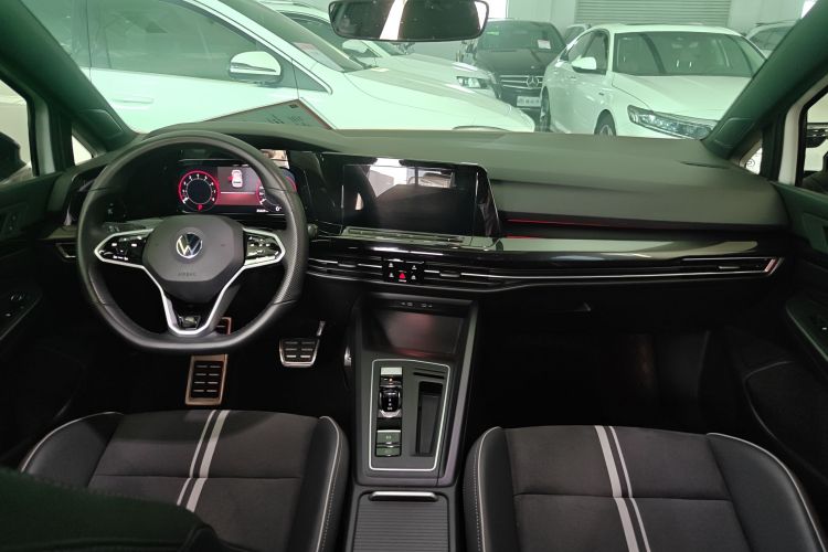 Volkswagen Golf 2023 صورة سيارة #10