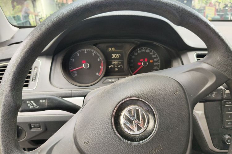 Volkswagen Lavida 2019 car image #16