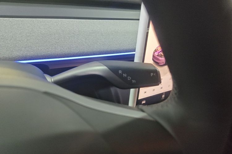 Tesla Model Y 2024 #14 Tesla Model Y 2024 car image #14