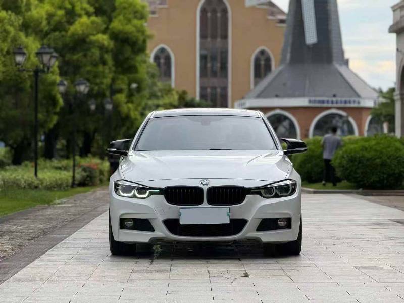 BMW 3 Series 2018 car image #2