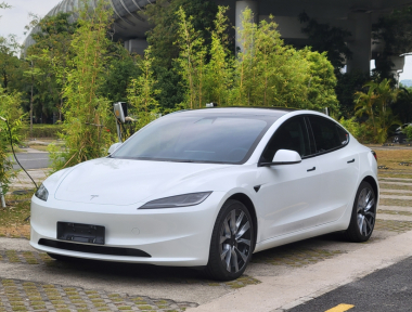 Tesla Model 3 2024 汽车图片 