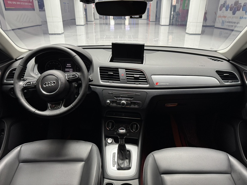Audi Q3 2016 car image #14