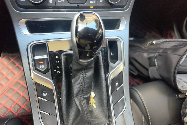 GEELY Emgrand 2020 #18 GEELY Emgrand 2020 car image #18