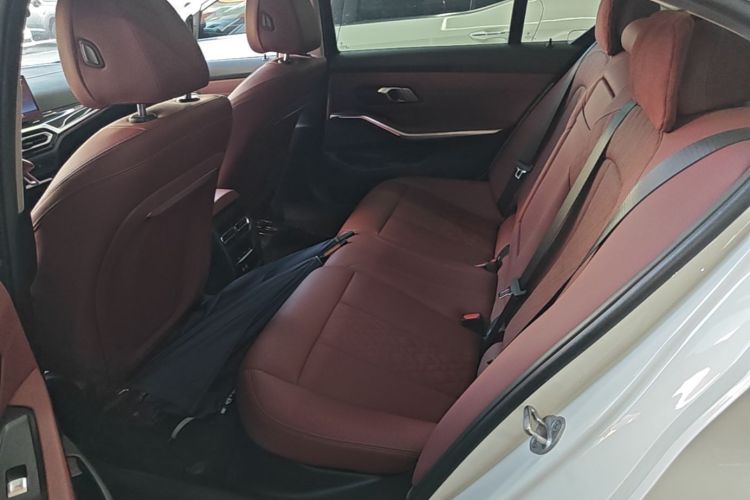 BMW 3 Series 2023 car image #18