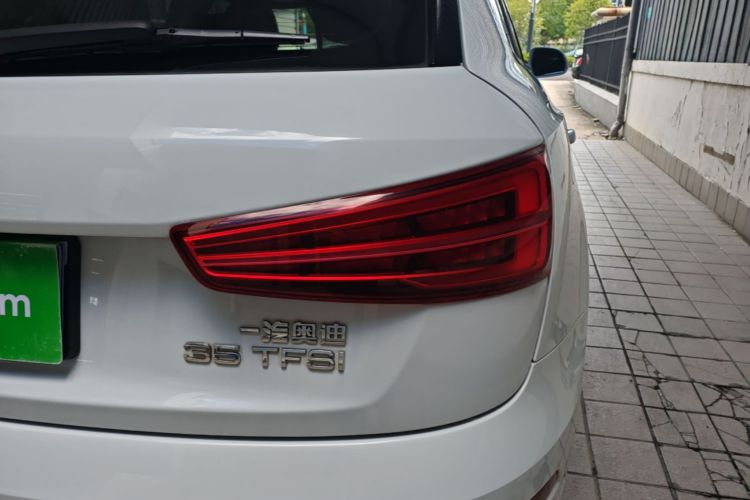 Audi Q3 2018 #8 Audi Q3 2018 car image #8