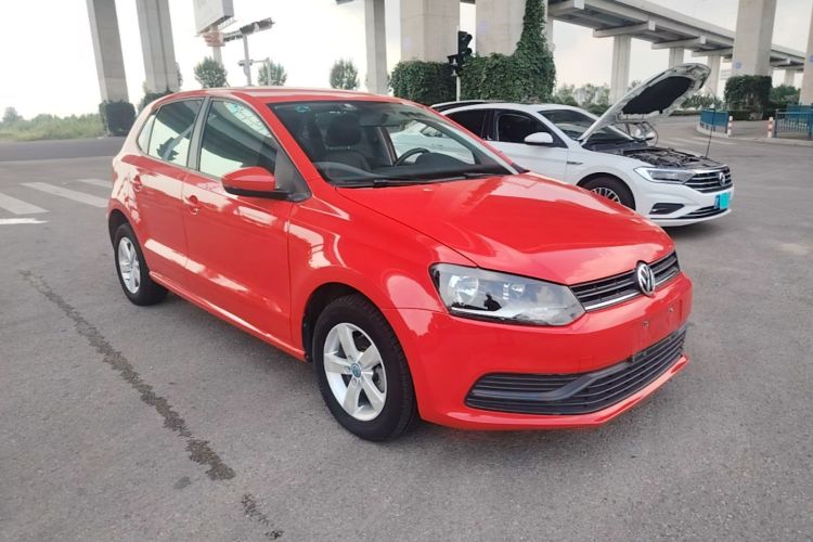 Volkswagen Polo 2015 car image #4