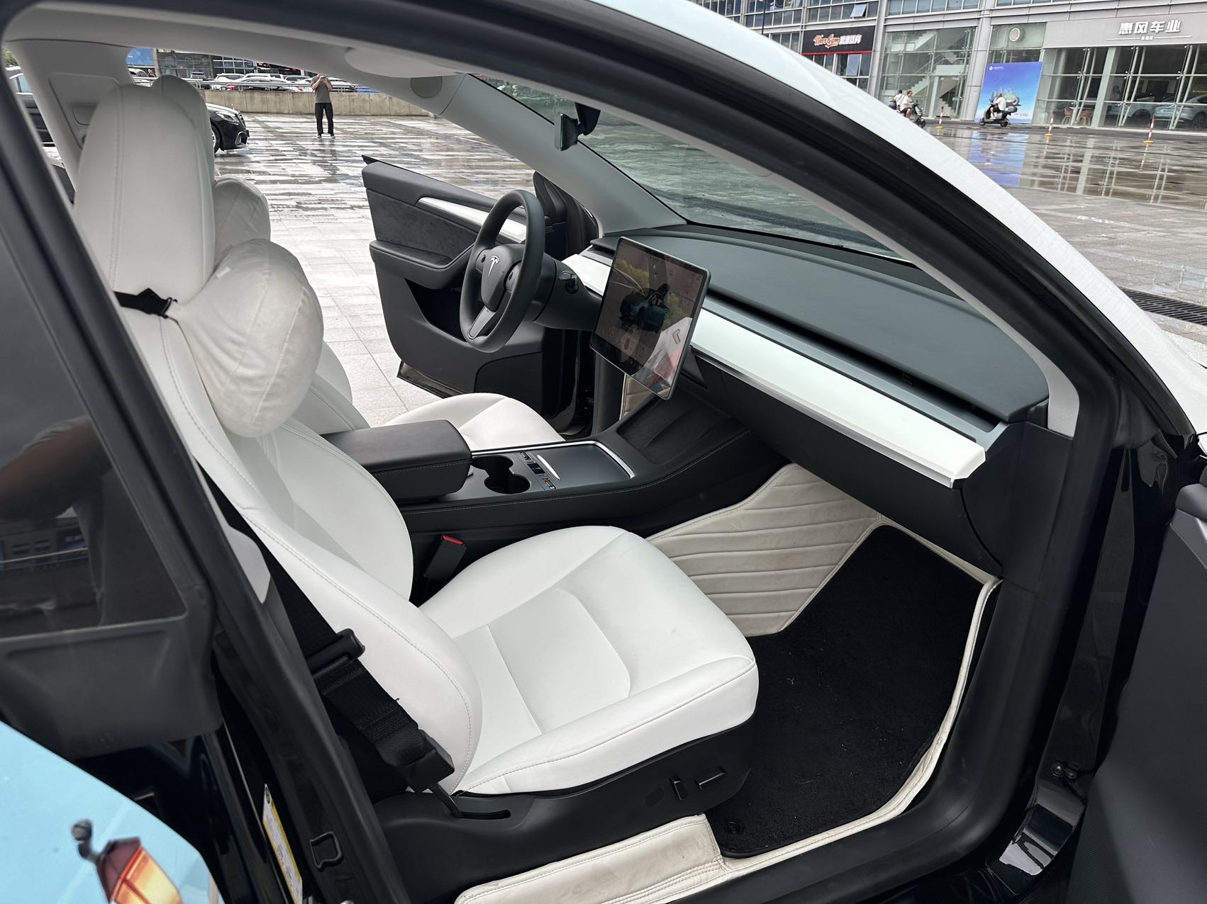 Tesla Model Y 2022 #21 Tesla Model Y 2022 car image #21